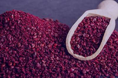 مضرات و خواص سماق قرمز و ماست برای لاغری در طب سنتی